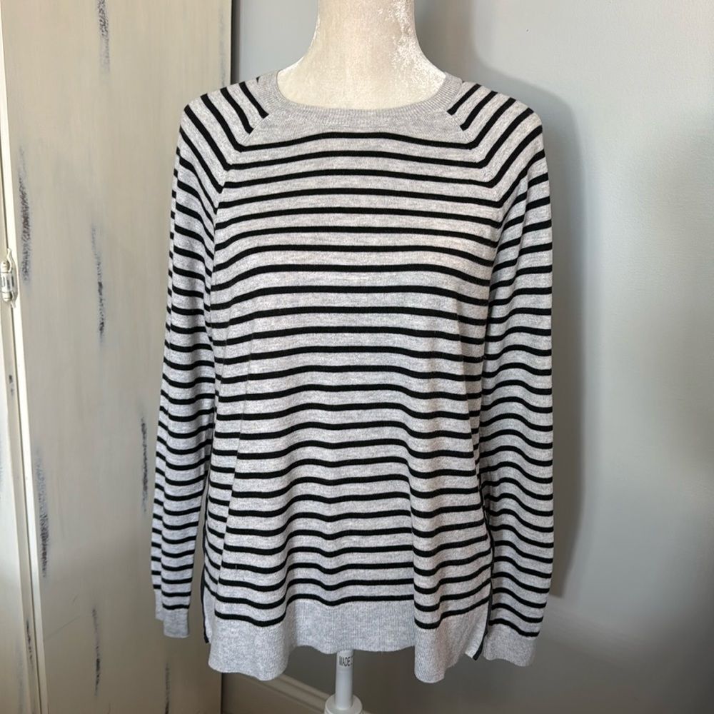 Vineyard Vines Sweater size L